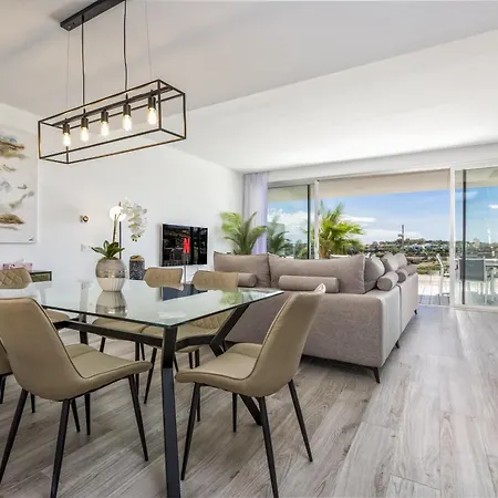 Vakantiehuis Vivi Homes - Lima Pool, Sunny Terrace & Estepona