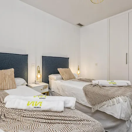 Vivi Homes - Lima Pool, Sunny Terrace & Estepona