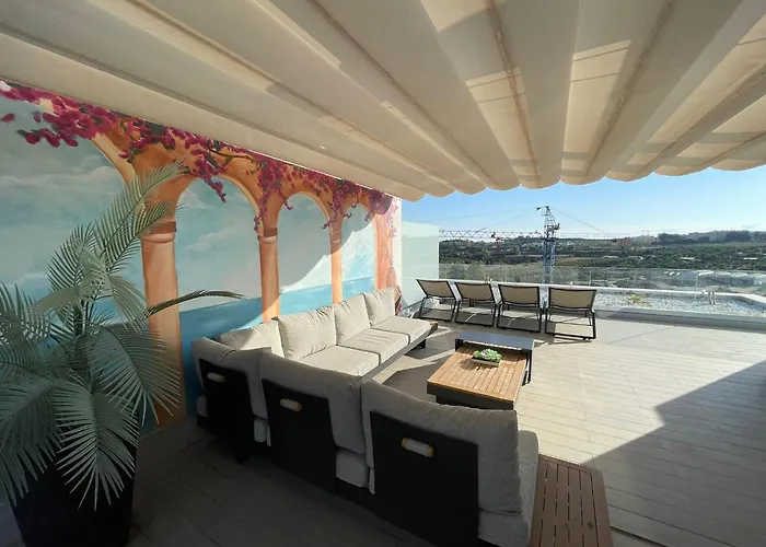 Vivi Homes - Lima Pool, Sunny Terrace & Vakantiehuis *