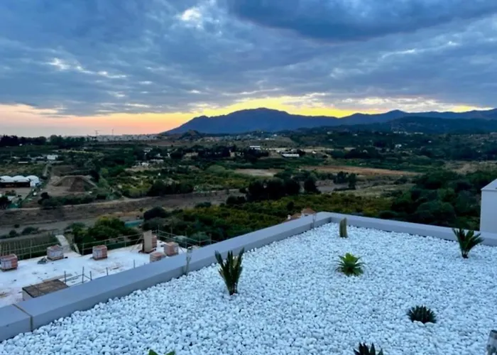 Vivi Homes - Lima Pool, Sunny Terrace &