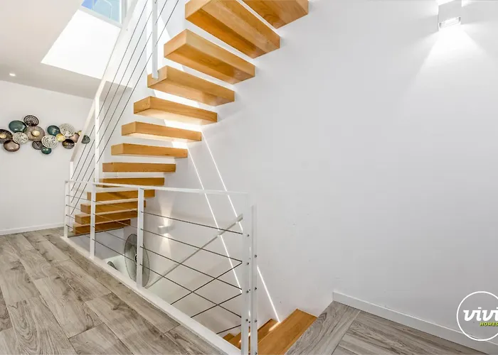 Vakantiehuis Vivi Homes - Lima Pool, Sunny Terrace & *