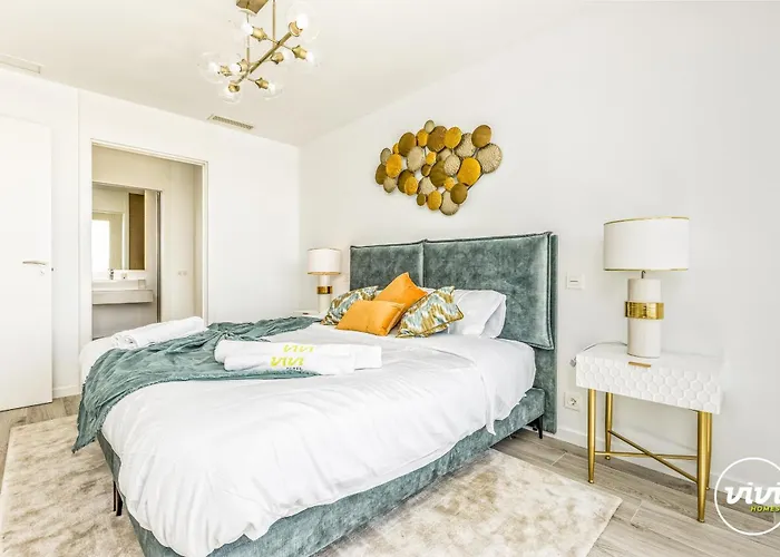 Vakantiehuis Vivi Homes - Lima Pool, Sunny Terrace & Estepona